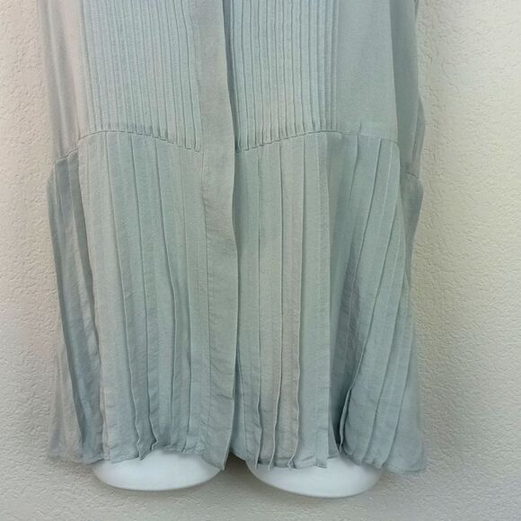 Theory Blue Sleeveless Pleated Button-down Silk Blouse sz M - Picture 5 of 10